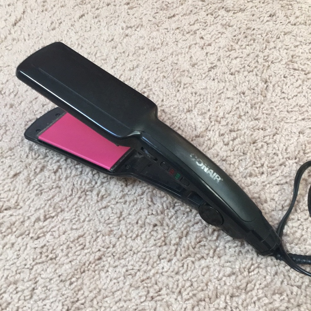 Con Air Straightener